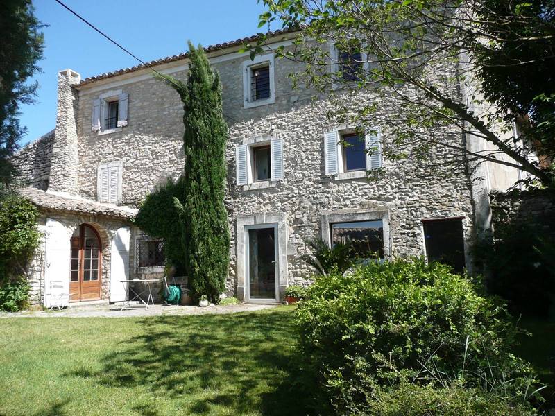 A vendre à Goult maison 18ème avec vue