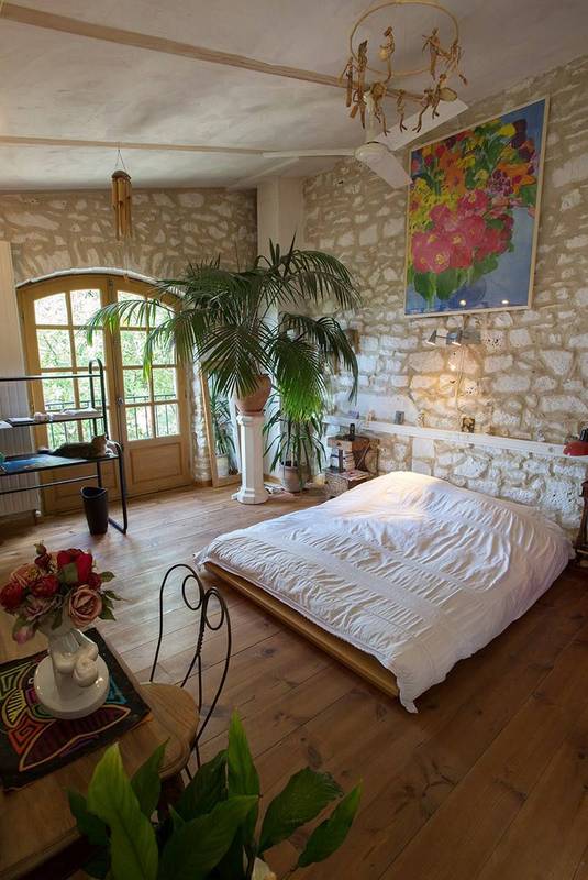 Vente près de Banon d'une maison en pierre restaurée avec jardin et piscine