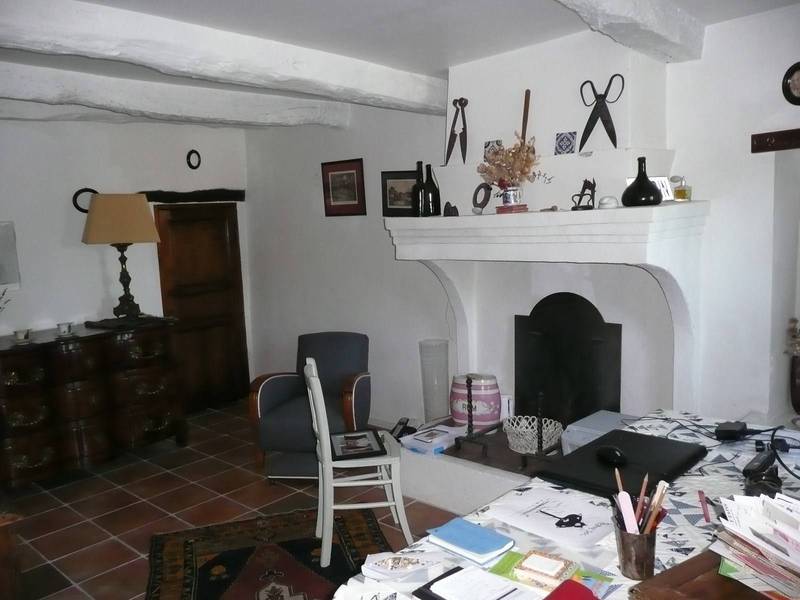 Banon maison ancienne avec jardin et piscine à vendre