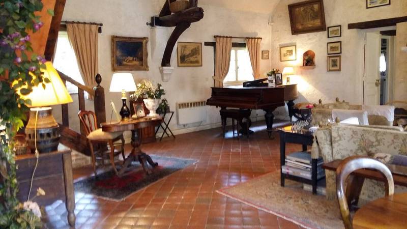 A vendre en Sologne ferme restaurée avec jardin et piscine chauffée