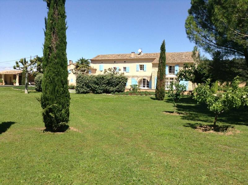 Vente d'une propriété à Menerbes en exclusivité par l'agence Immobilière du Luberon