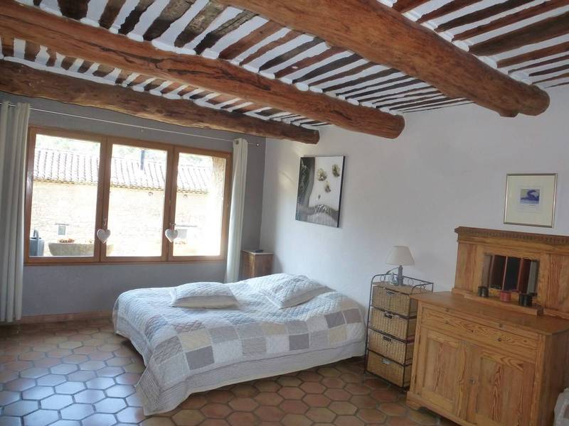 Maiosn de hameau à vendre à Oppède le vieux avec jardin et vue