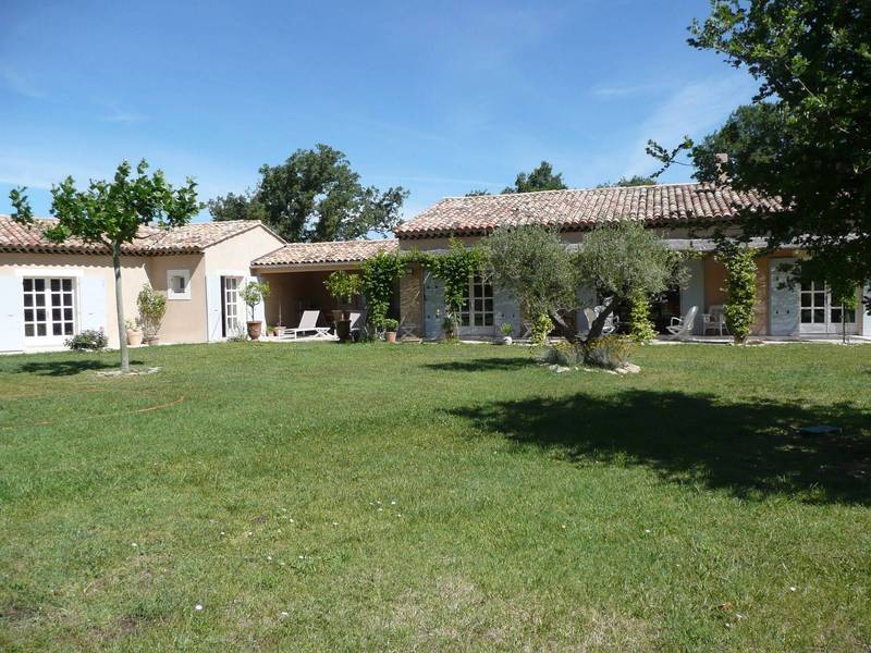 Menerbes maison de plain-pied en vente