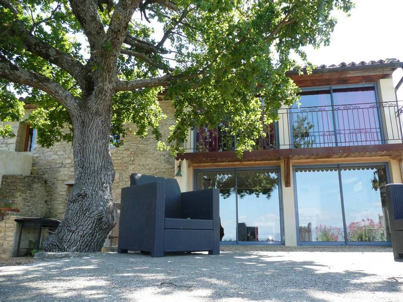 Propriété à vendre à Bonnieux avec vue panoramique