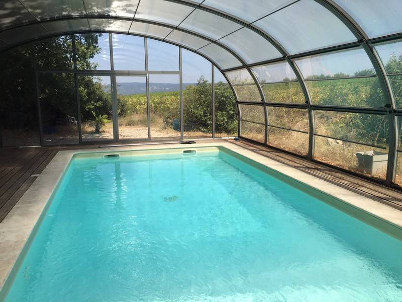 Maison à vendre avec Piscine couverte au coeur des vignes à Menerbes