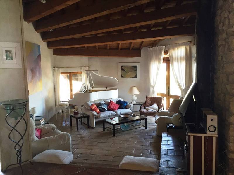 Maison restaurée à la vente proche de Gordes