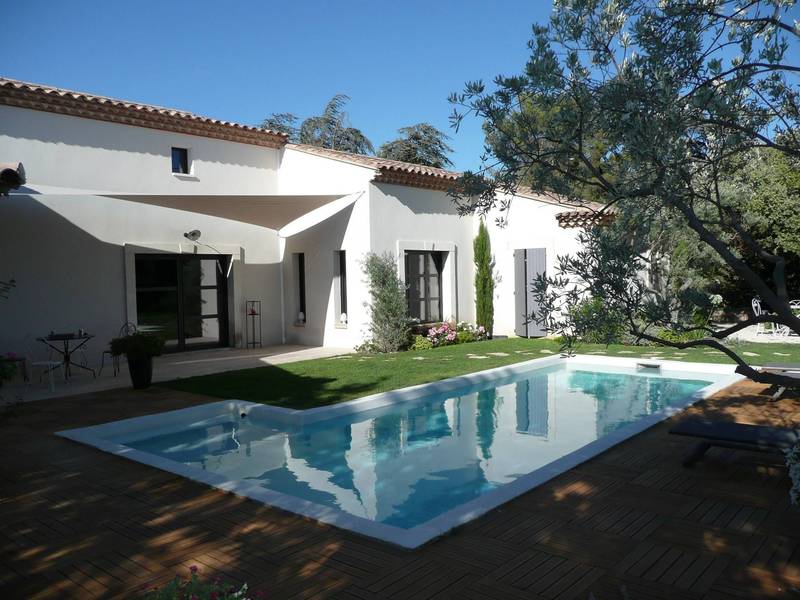 Villa neuve à vendre près de Gordes