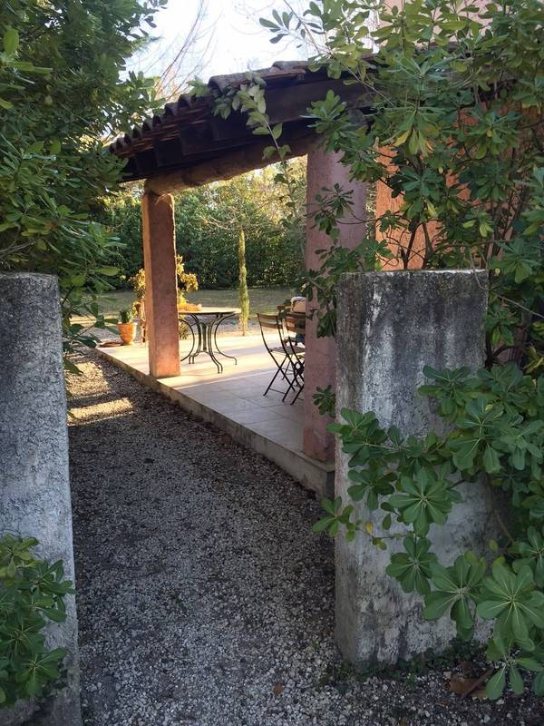 Bastidon à vendre à l'Isle sur la sorgue avec jardin et piscine