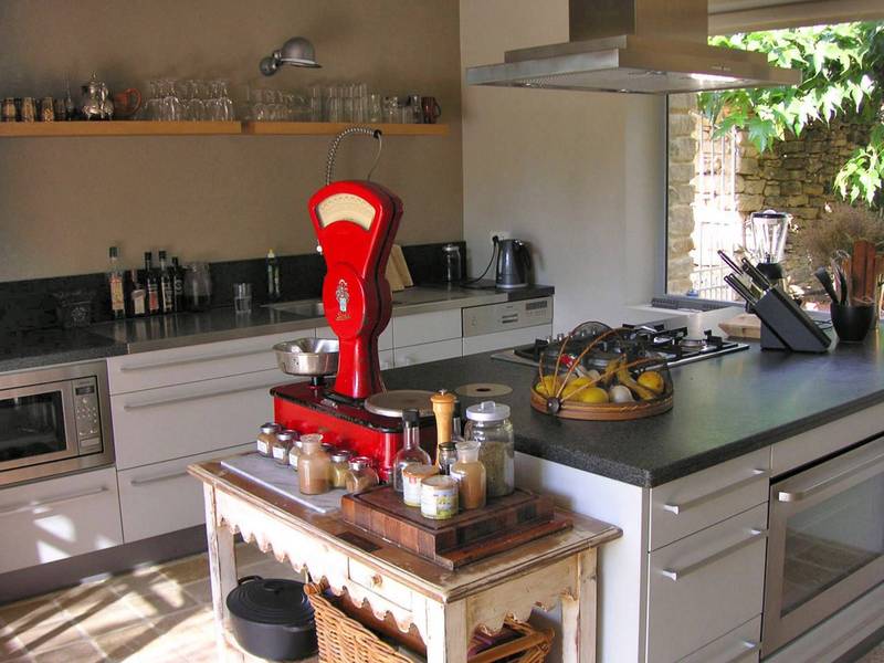 Ancienne bergerie pleine de charme entièrement restaurée à vendre à Menerbes avec un jardin paysagé