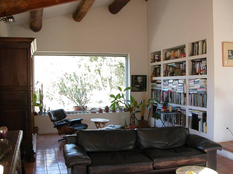 Gordes maison contemporaine en pierre à vendre avec une belle