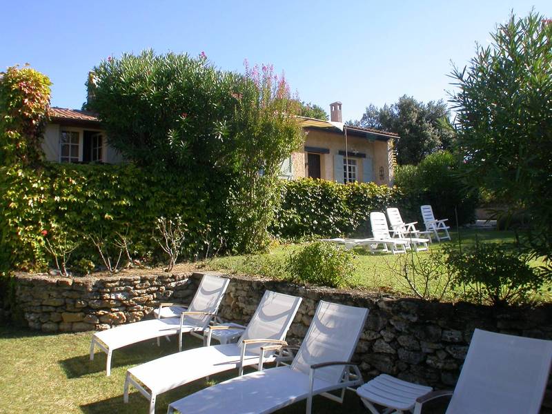 Vente en exclusivité d'une maison de plain-pied à Menerbes avec une très belle vue sur le Luberon