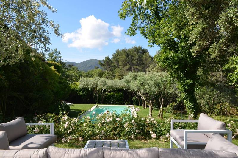 A vendre à Menerbes maison avec vue