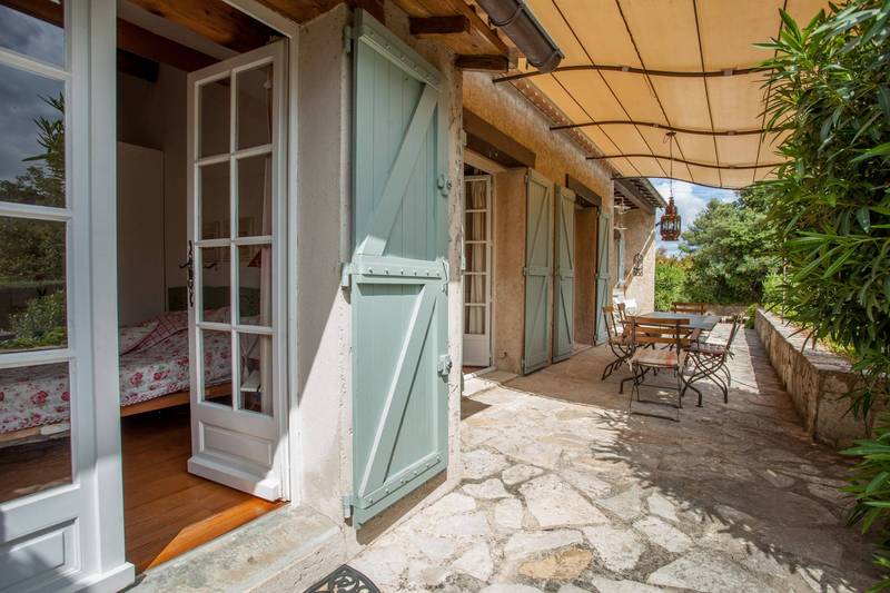 Maison à vendre à Menerbes avec vue sur la montagne du Luberon
