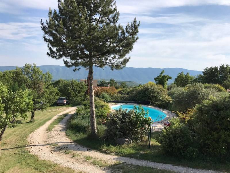 Viens villa face au Luberon