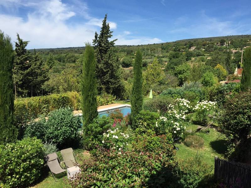 Maison contemporaine avec vue à Saint Saturnin les Apt