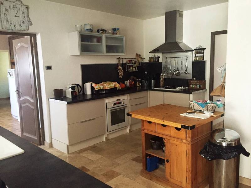 Villa à vendre dans le Luberon avec jardin, piscine et gite