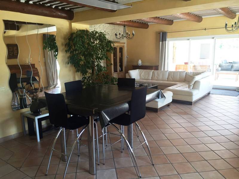 Mas restauré à vendre à Saint Rémy de Provence avec jardin et piscine