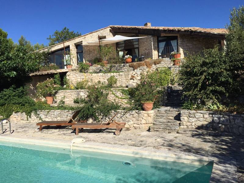 Bergerie restaurée près de Gordes avec vue panoramique