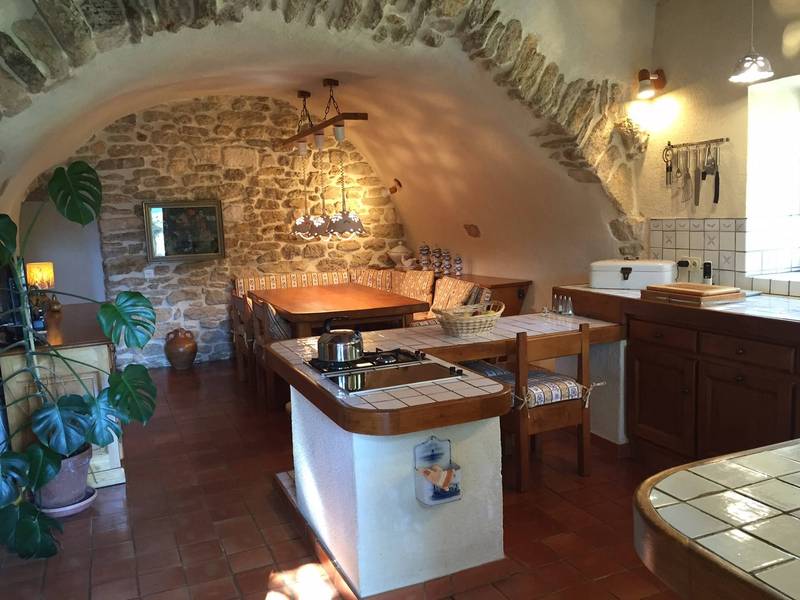 Ancienne bergerie restaurée à vendre à Oppède avec une belle vue sur le Luberon