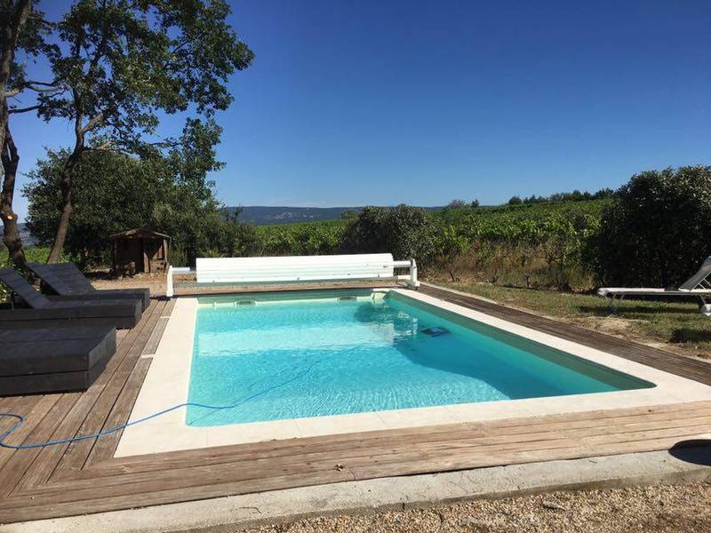 Bergerie en pierre rénovée à vendre à Menerbes avec une superbe vue