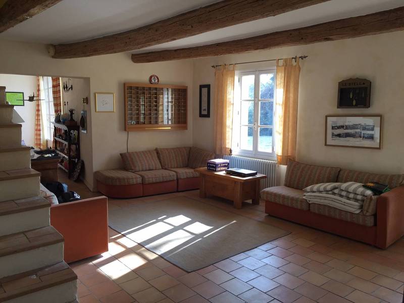 Mas Provencal  for sale in Senas with a garden and a swimming pool