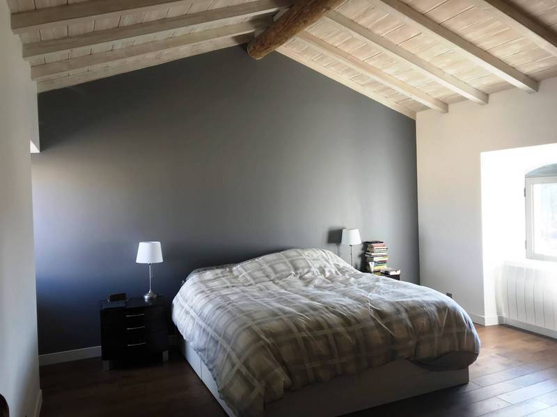 Mas entièrement restauré à la vente proche de l'Isle sur la Sorgue avec jardin et piscine