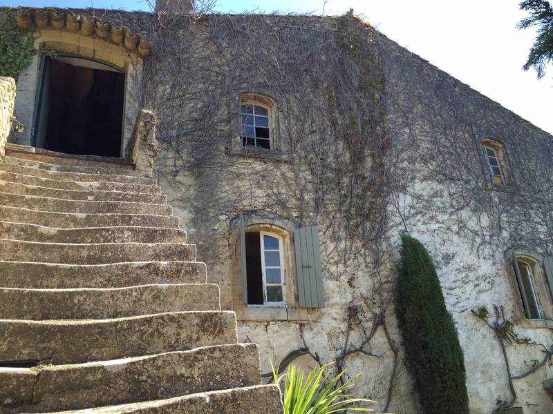 Bastide proche du village de Menerbes avec superbe vue