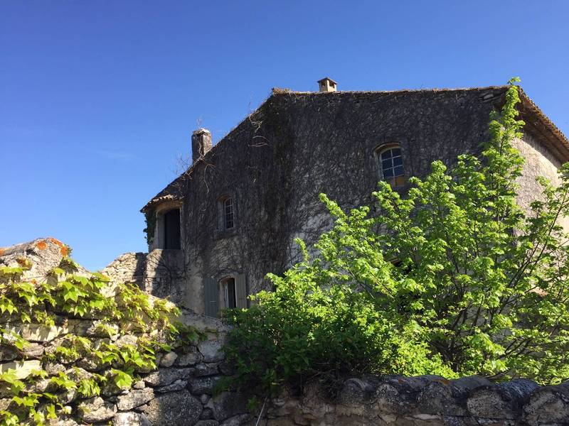 Bastide proche du village de Menerbes avec superbe vue