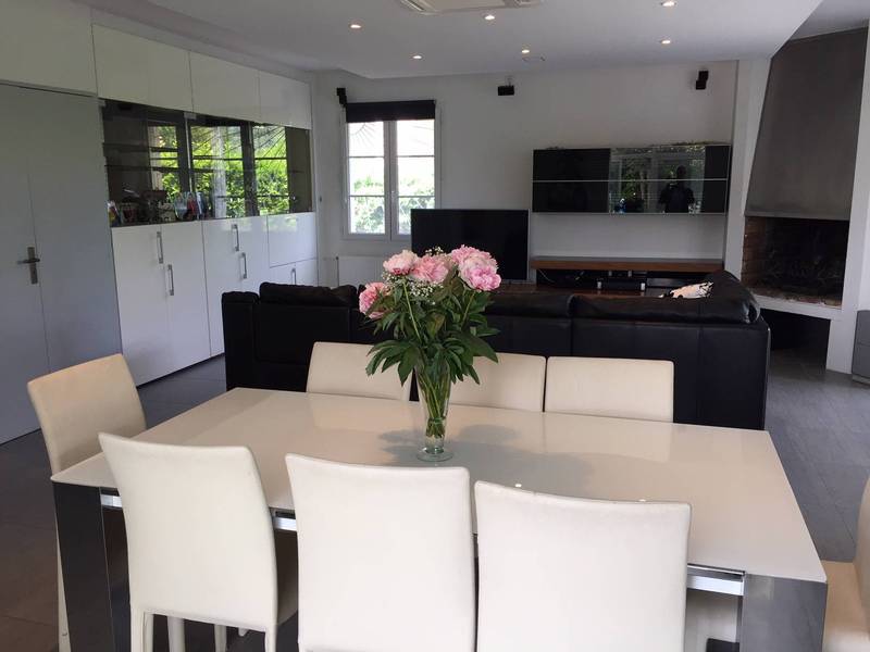 Maison contemporaine à vendre près d'Avignon avec jardin et piscine