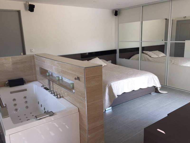 Maison contemporaine à vendre près d'Avignon avec jardin et piscine