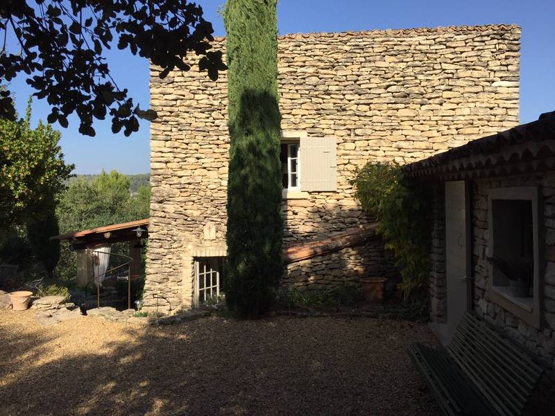 Charme et authenticité dans cette propriété à vendre à Menerbes