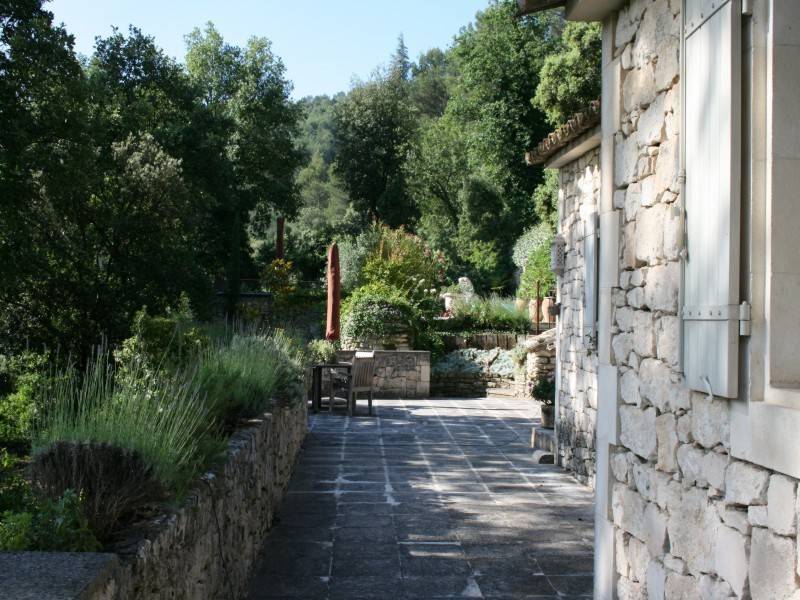 Mas en Pierre à vendre à Menerbes avec jardin et piscine