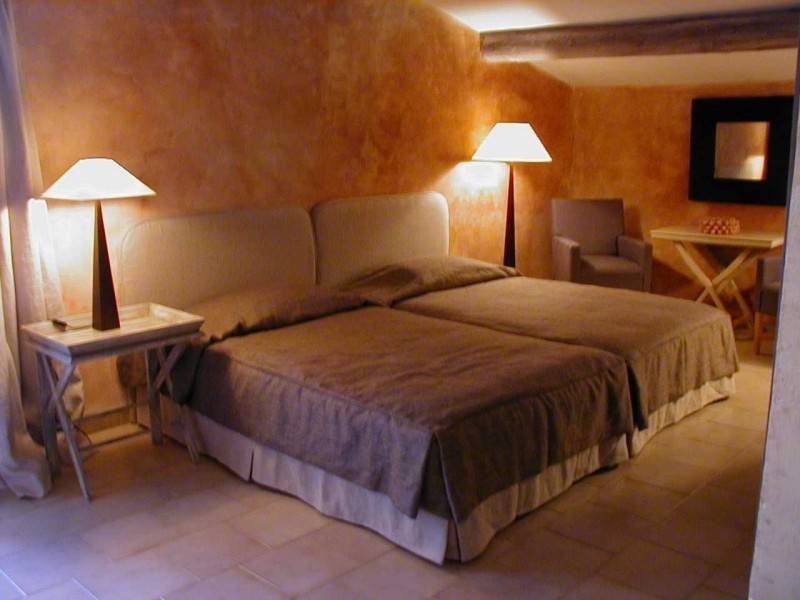 Mas en Pierre à vendre à Menerbes avec jardin et piscine