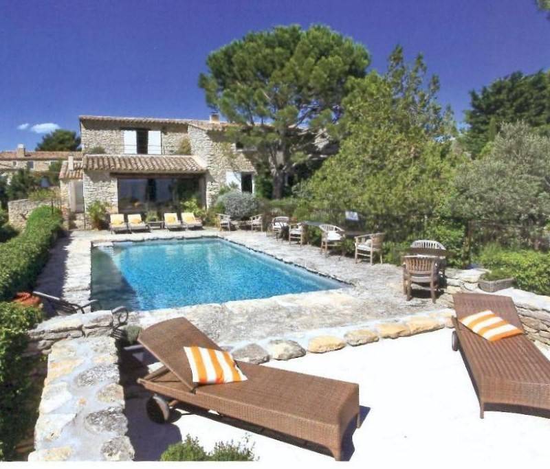 Maison de Village en Pierre  Gordes 35 Minutes Avignon TGV Demeure de Village exploitée en chambres d'hotes avec une superbe vue