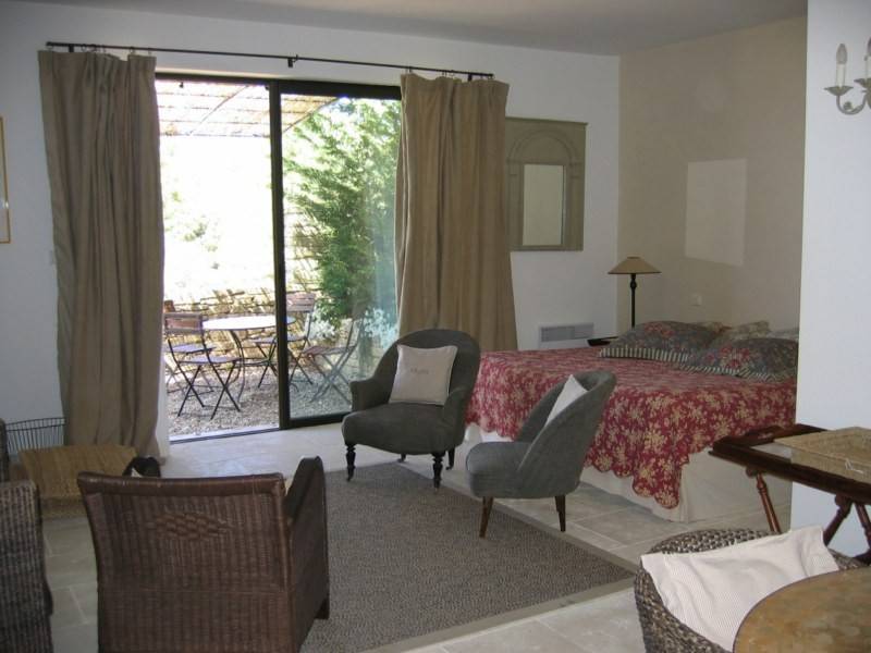 Maison de Village en Pierre  Gordes 35 Minutes Avignon TGV Demeure de Village exploitée en chambres d'hotes avec une superbe vue