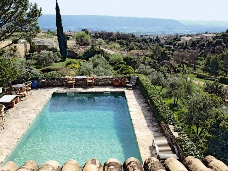 Maison de Village en Pierre  Gordes 35 Minutes Avignon TGV Demeure de Village exploitée en chambres d'hotes avec une superbe vue