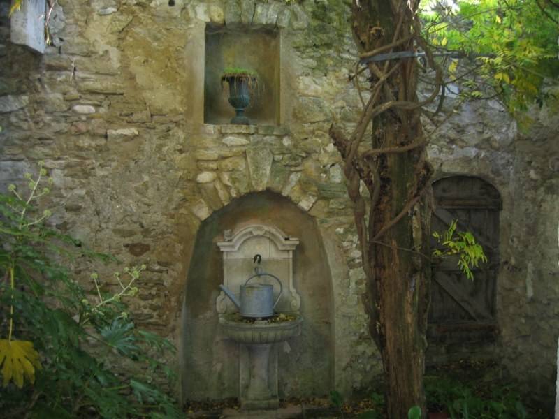 Demeure de Village  à vendre à Menerbes au centre du village et au calme avec une superbe vue