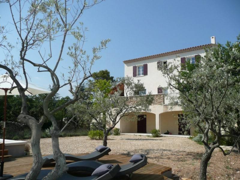 Bastidon  à vendre à Cabrières d'Avignon à proximité immédiate du village avec un jardin et une piscine