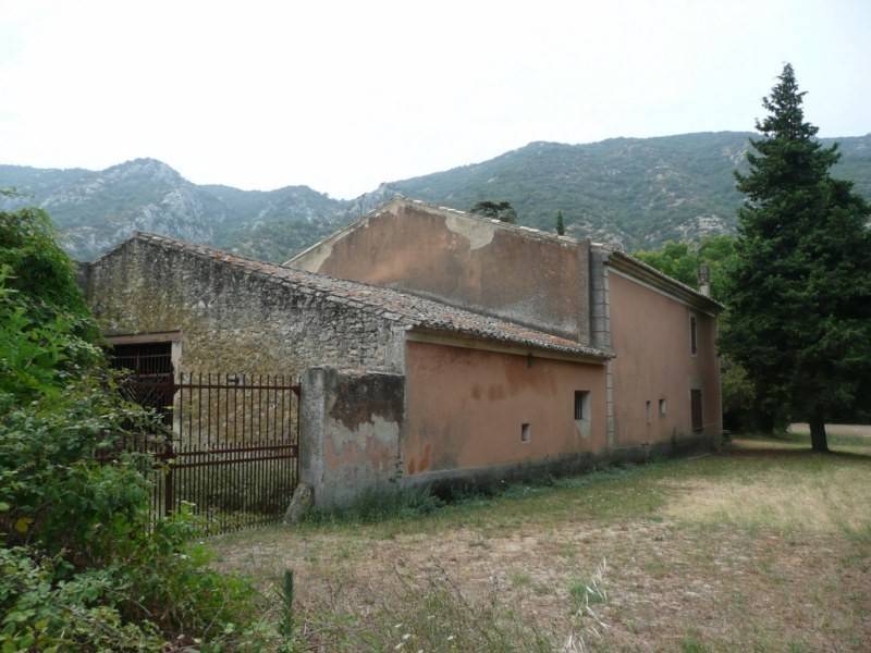 Ancienne Bastide Vinicole à vendre à Maubec avec jardin et piscine