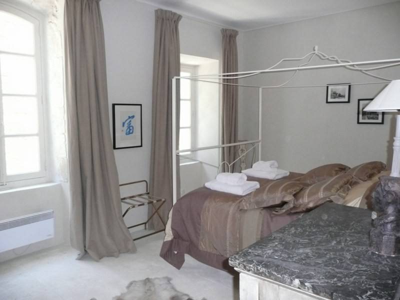 Cette demeure de Village à vendre à Menerbes dans le centre du Village avec une cour intérieure et une terrasse