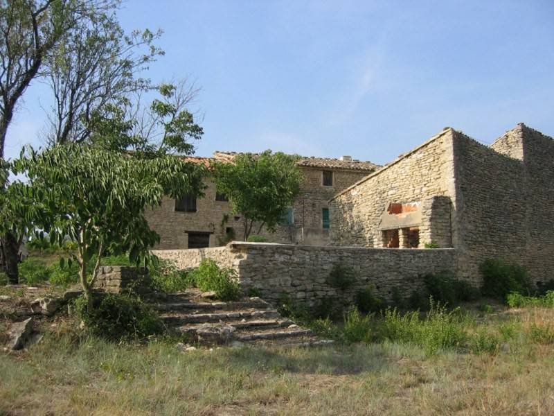Mas à restaurer à vendre à Gordes avec une belle vue vers le LUBERON et les MONTS DE VAUCLUSE