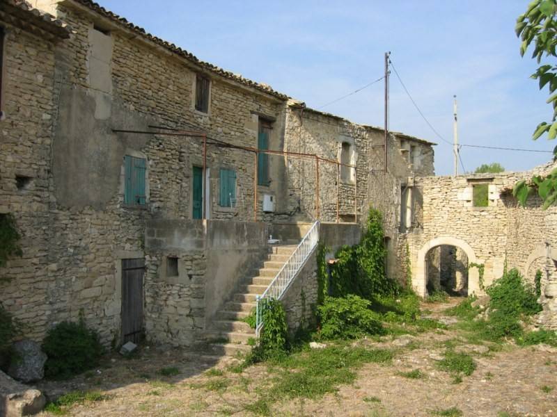 Mas à restaurer à vendre à Gordes avec une belle vue vers le LUBERON et les MONTS DE VAUCLUSE