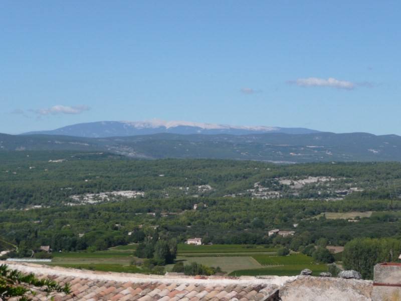 Maison de village datant du 18ème  à vendre à Menerbes avec deux terrasses et une superbe vue sur le Mont Ventoux