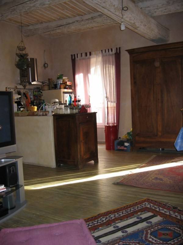 Maison de village à vendre à  Menerbes un des plus beaux villages de France  avec une boutique et plusieurs appartements