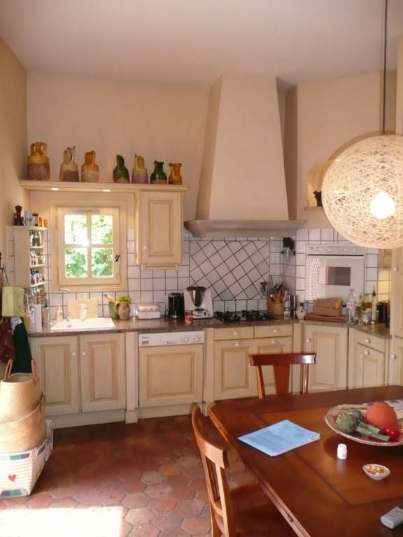 Hôtel particulier  à vendre à  PERNES LES FONTAINES,  en centre ville au calme avec piscine et jardin