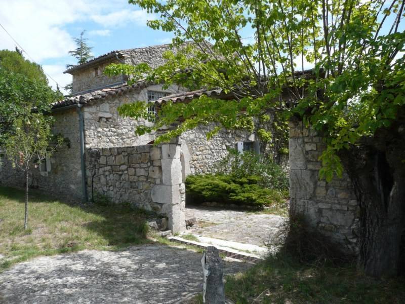 Mas en Pierre datant du XVIIIème siècle à vendre à Vallon Pont d'Arc en Ardêche Méridionale