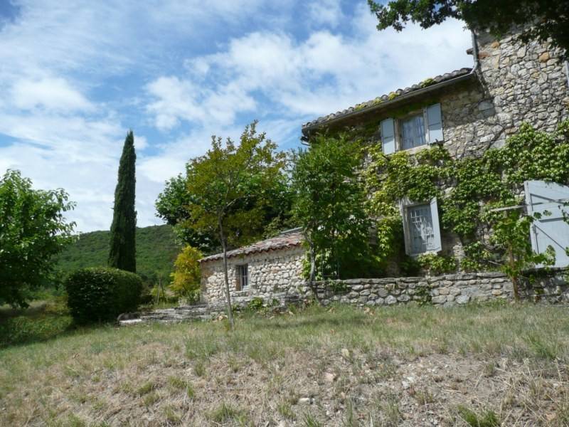 Mas en Pierre datant du XVIIIème siècle à vendre à Vallon Pont d'Arc en Ardêche Méridionale