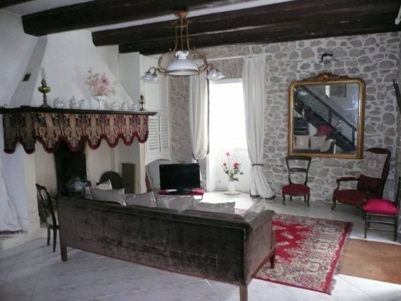 Mas en Pierre datant du XVIIIème siècle à vendre à Vallon Pont d'Arc en Ardêche Méridionale