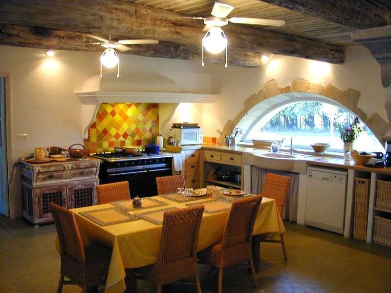 Mas en Pierre restauré à vendre à Taillades dans le Luberon avec 2 gîtes