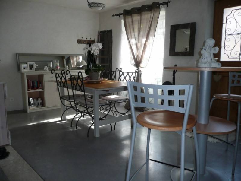 Maison de Village en Pierre à vendre à Oppède avec un jardin